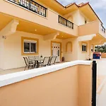 Rafaela's House 2 بيت للعطل